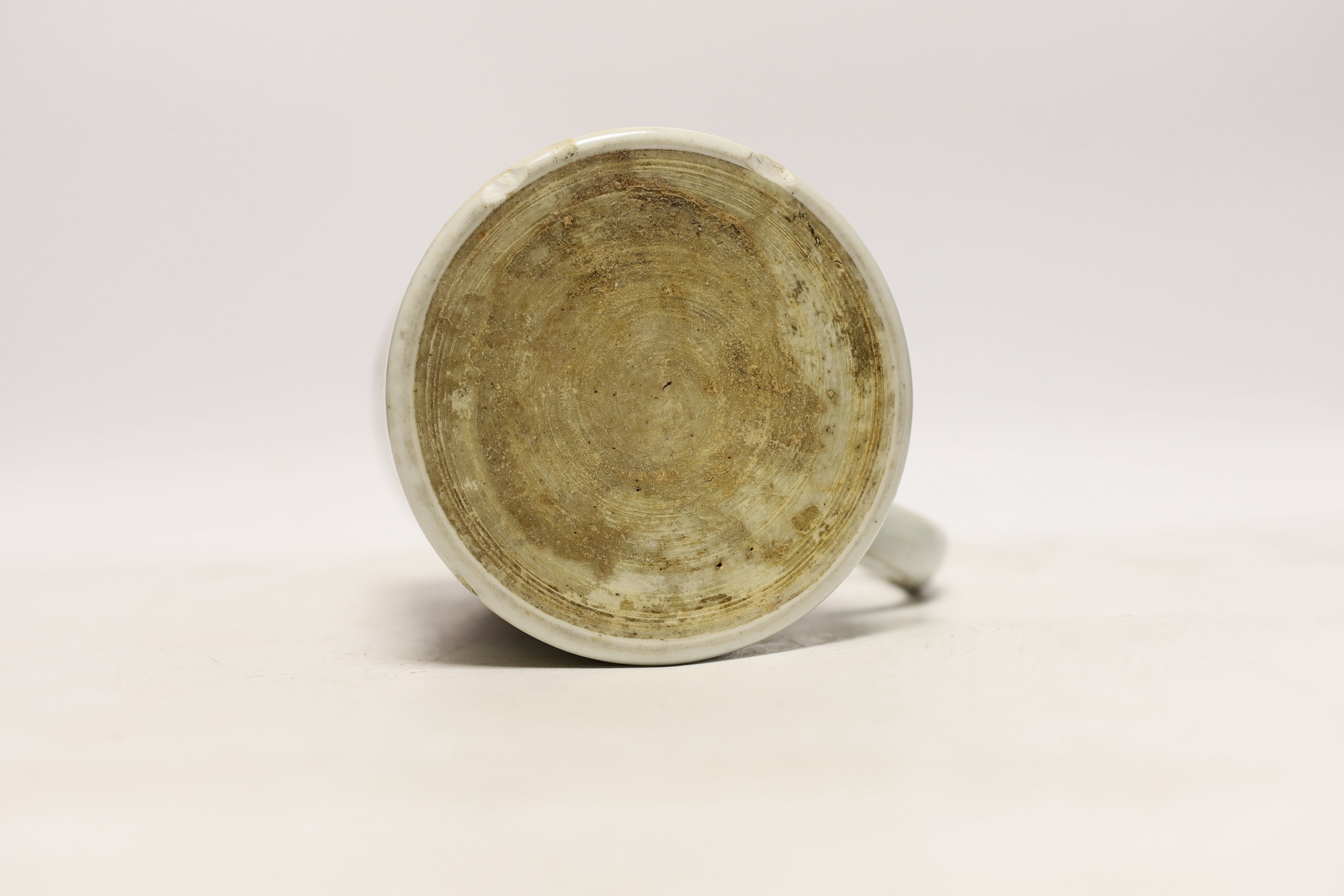 A Chinese famille rose mug, Qianlong period, 13cm high